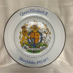 QUEEN ELIZABETH II SILVER JUBILEE LARGE PLATE BY WOOD & SONS ENGLAND